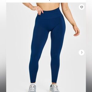 EFFORTLESS SEAMLESS LEGGINGS WITH WHITE LOGO